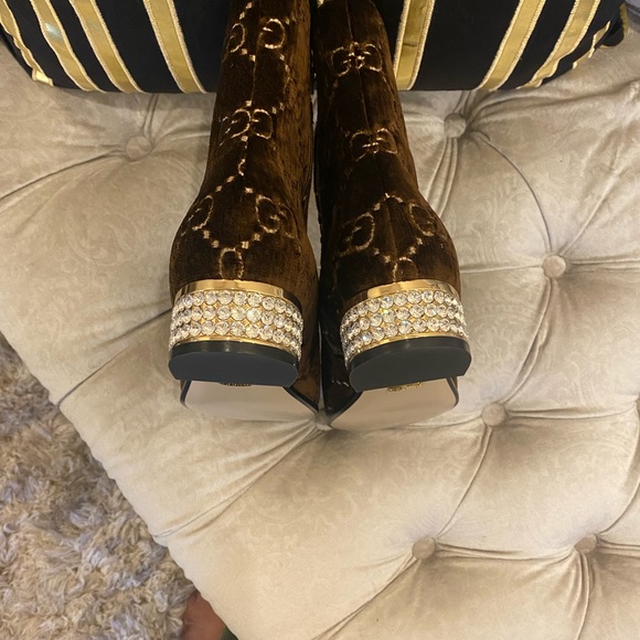 Brown Gucci size 8.5 brown velour rhinestone heel boots - Picture 7 of 7